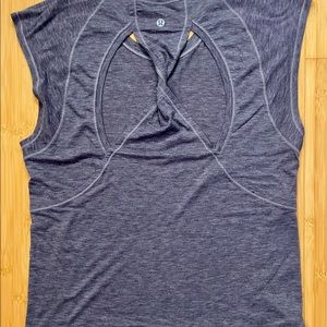 Lululemon short sleeve top size 4